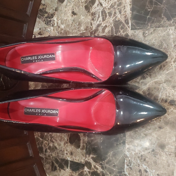 Charles Jourdan black patent leather pumps - Picture 3 of 3